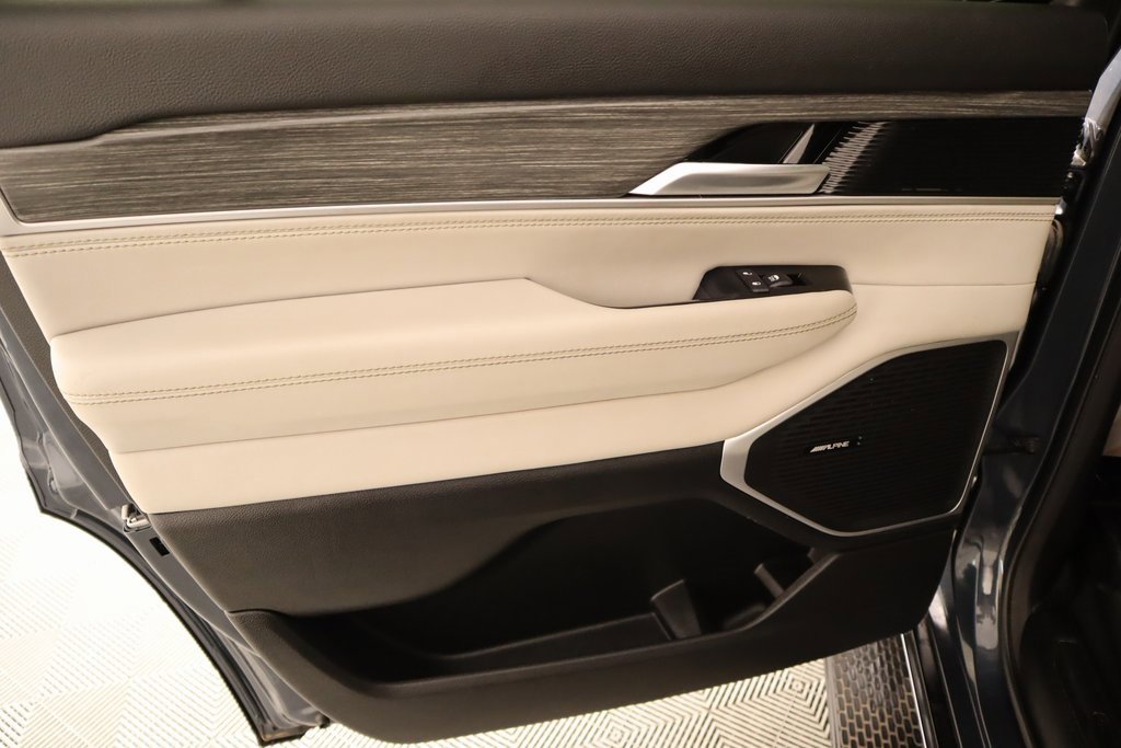 Used 2023 Jeep Wagoneer Series II w/ Flexible Seating Group image 19