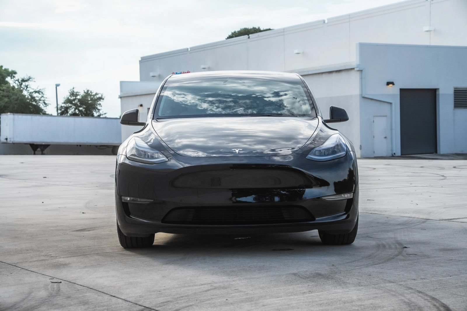 Used 2024 Tesla Model Y Performance AWD/4WD image 3