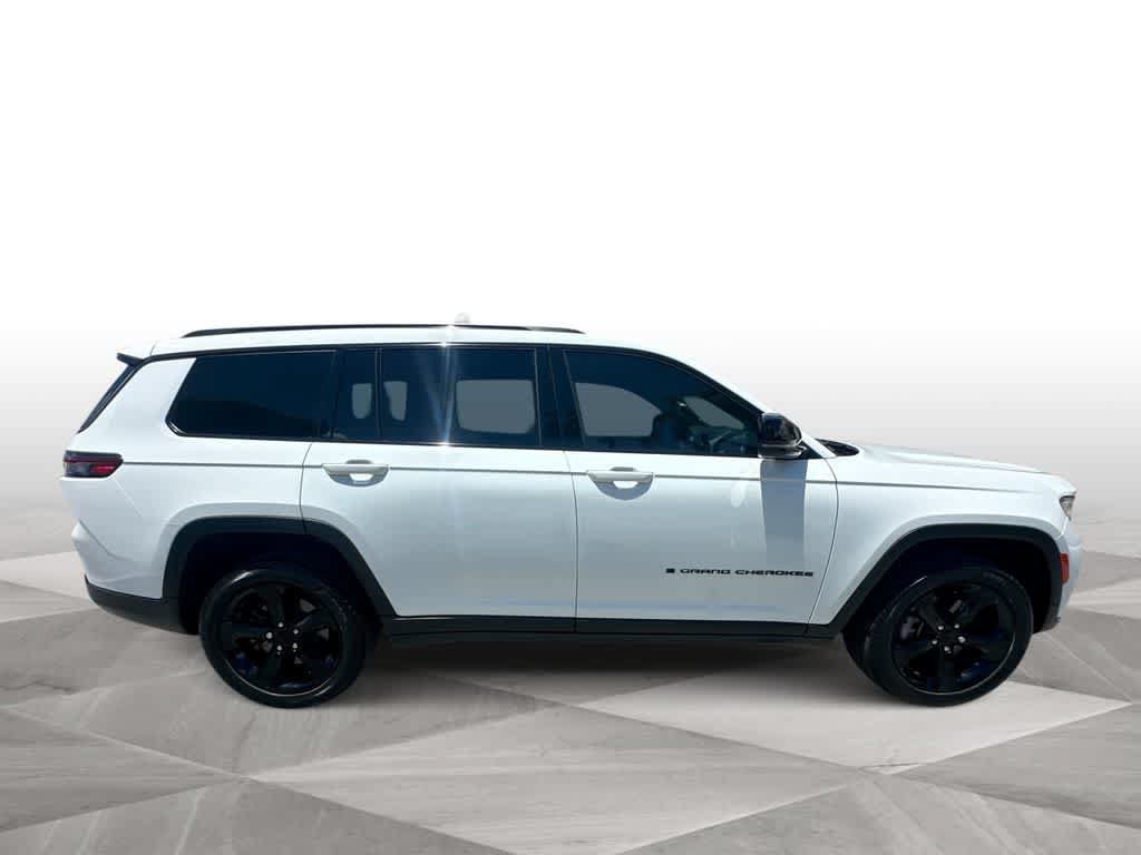Used 2024 Jeep Grand Cherokee L Altitude RWD image 9