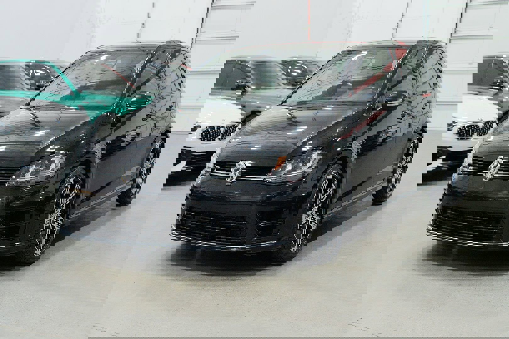 Used 2016 Volkswagen Golf 4-Door image 3