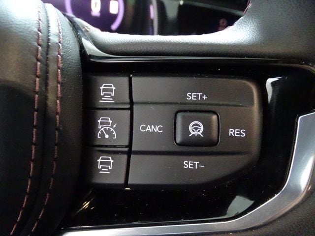 Used 2024 Jeep Wagoneer Launch Edition AWD/4WD image 8