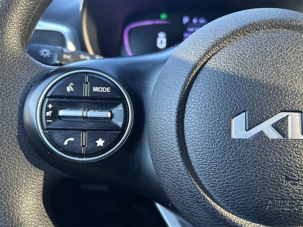 Used 2025 Kia Soul LX w/ LX Technology Package image 21