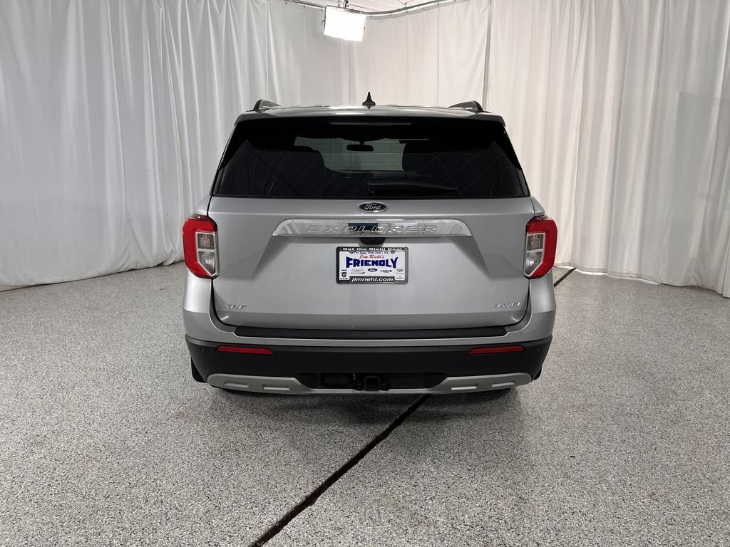 Used 2023 Ford Explorer XLT w/ Equipment Group 202A AWD/4WD image 14