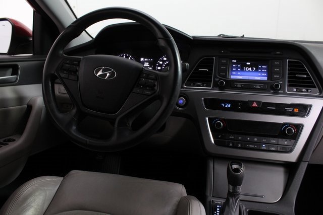 Used 2015 Hyundai Sonata Sport w/ Option Group 03 image 10