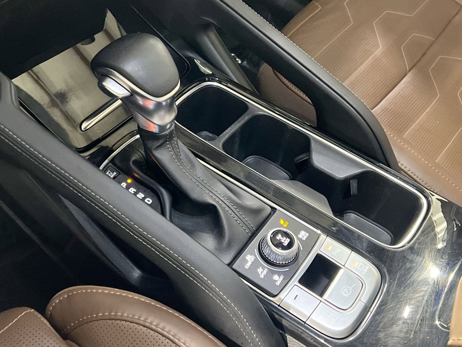 Used 2021 Kia Telluride SX w/ SX Prestige Package image 21