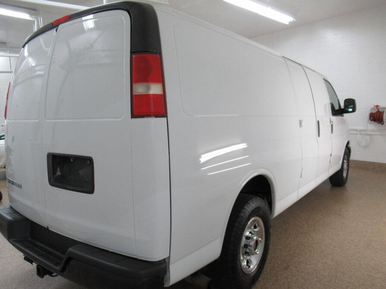 Used 2014 GMC Savana 3500 Extended image 3