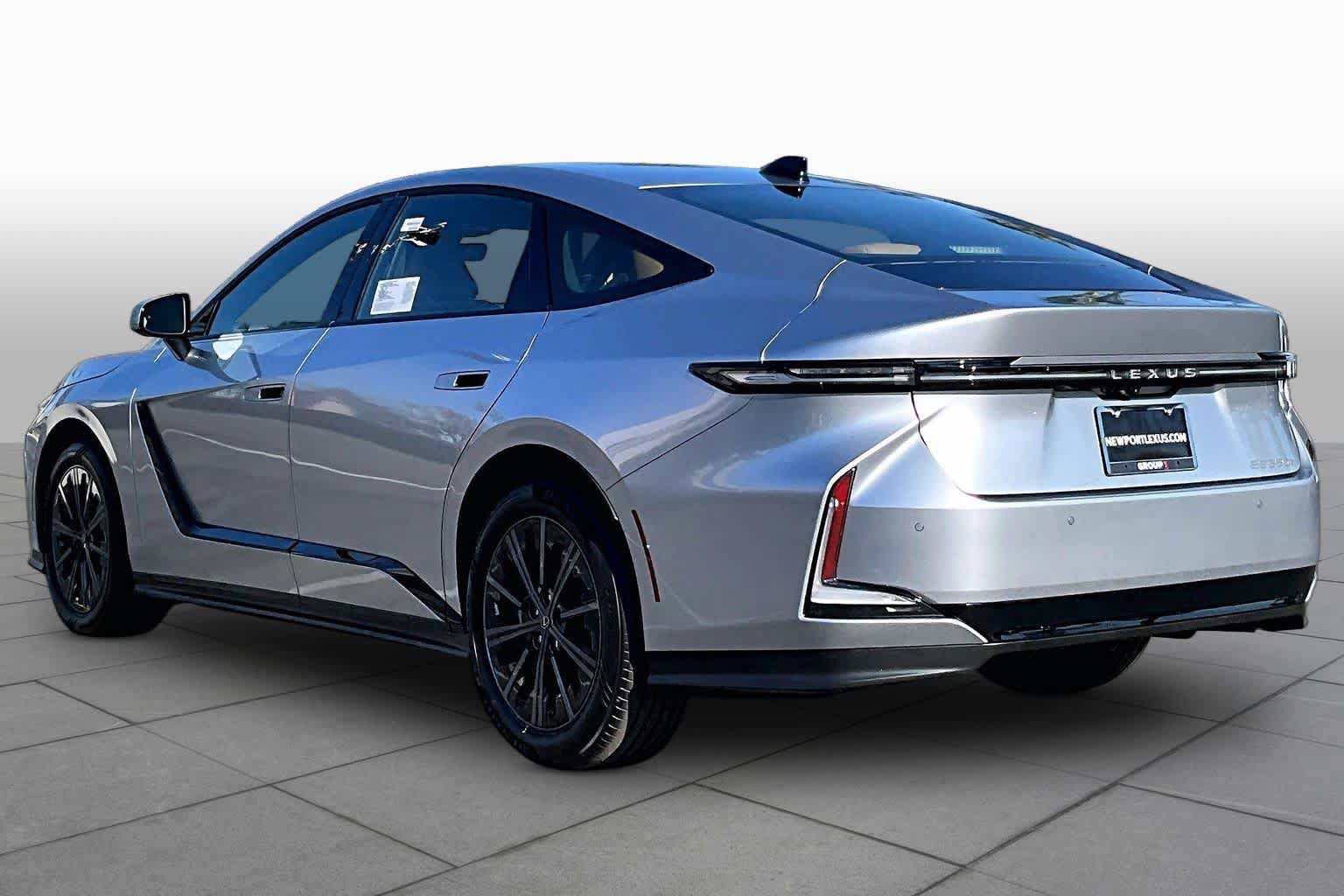 New 2026 Lexus ES 350e w/ Convenience Package FWD image 7