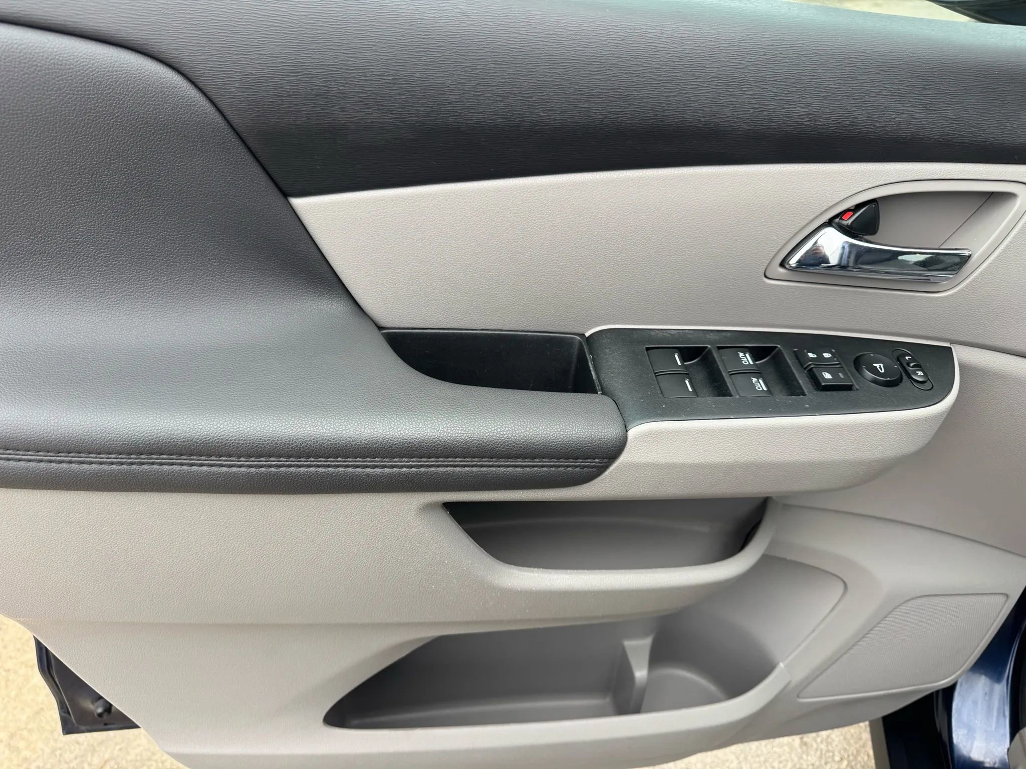 Used 2015 Honda Odyssey EX image 26