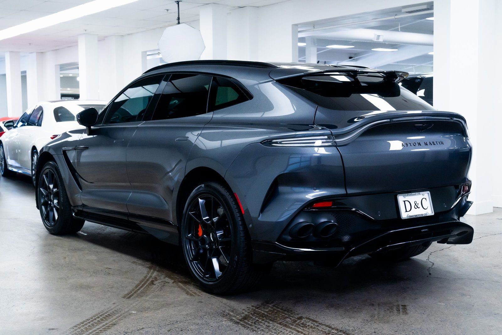 Used 2023 Aston Martin DBX 707 image 4
