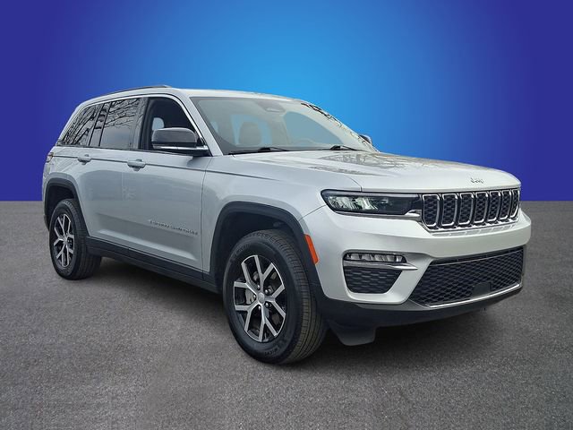 Used 2025 Jeep Grand Cherokee Limited image 3