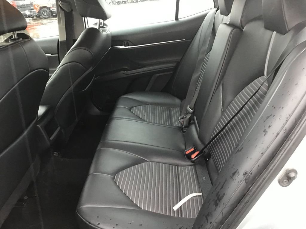 Used 2022 Toyota Camry SE image 17