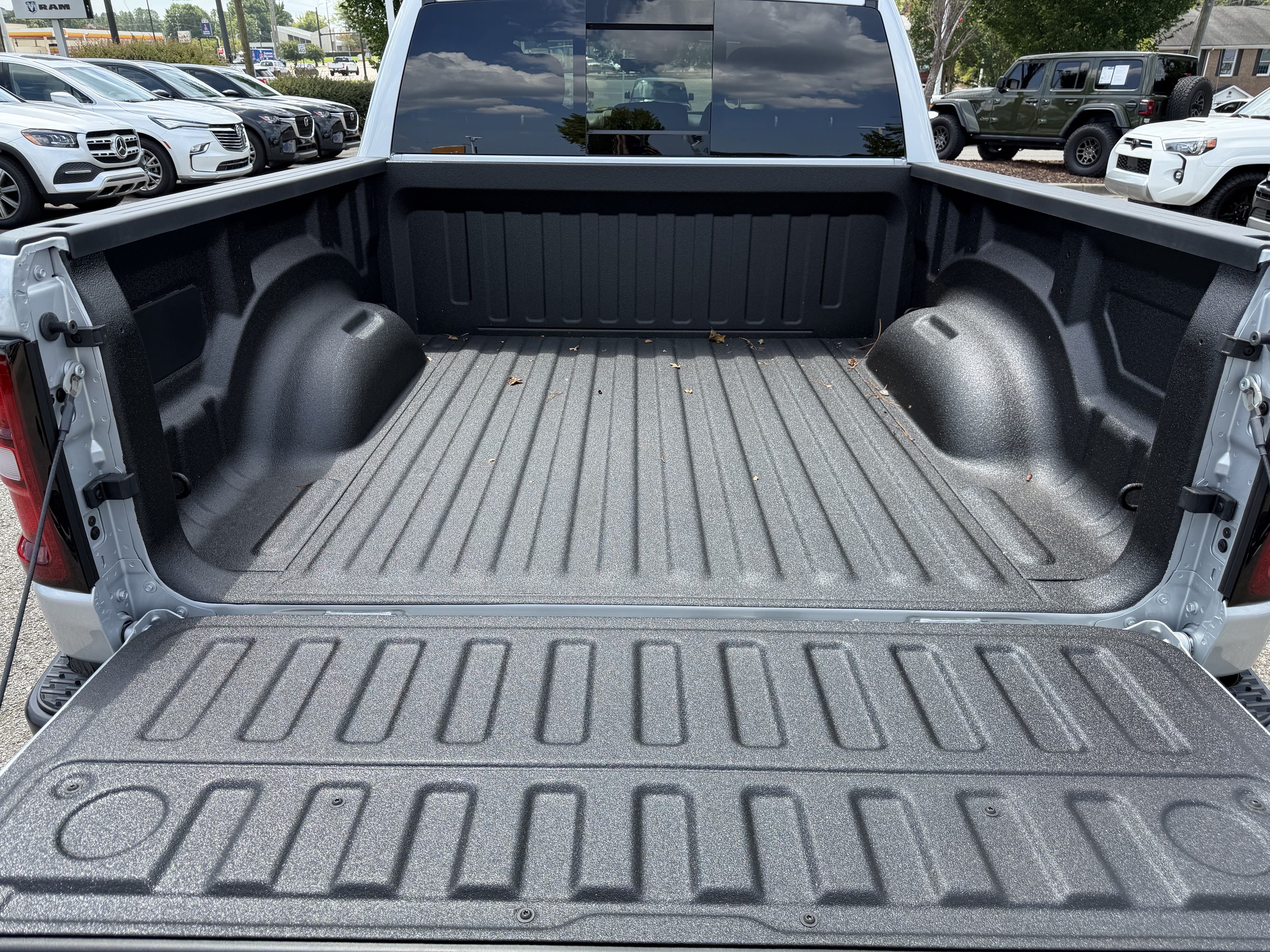 New 2026 RAM 1500 Warlock AWD/4WD image 32