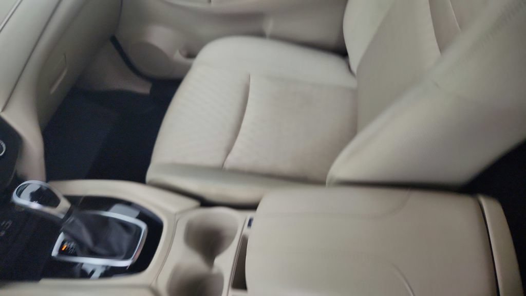 Used 2020 Nissan Rogue SV FWD image 18