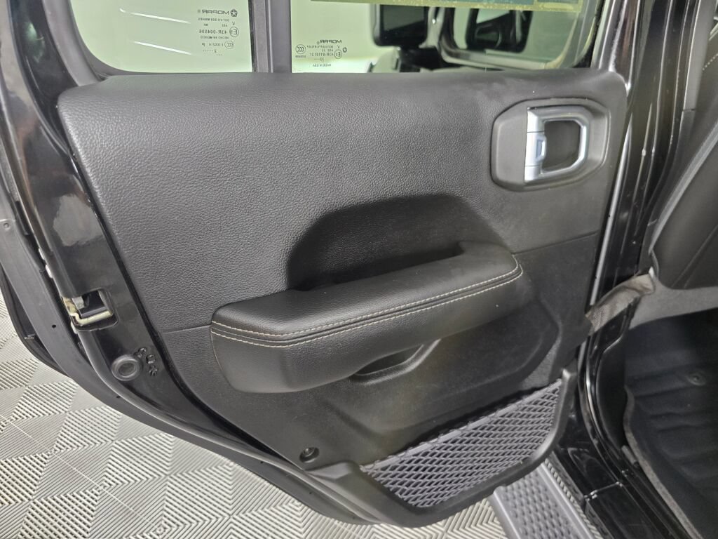 Used 2023 Jeep Wrangler Unlimited Sahara w/ Cold Weather Group AWD/4WD image 35