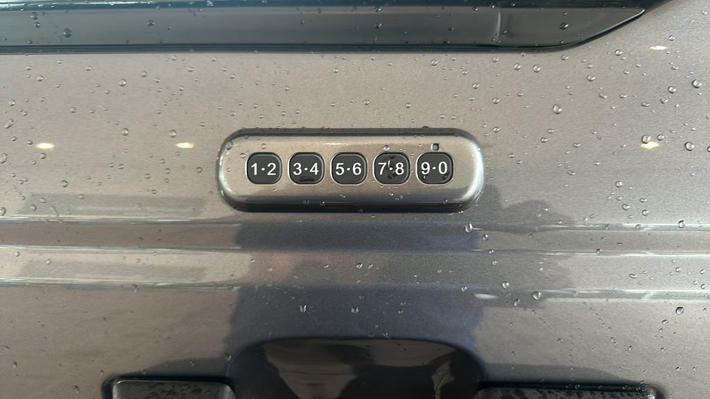 Used 2023 Ford Bronco Badlands AWD/4WD image 39