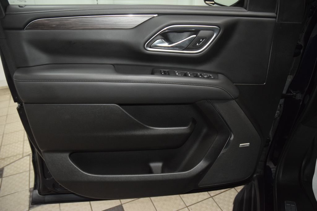Used 2023 Chevrolet Tahoe LT w/ Luxury Package AWD/4WD image 48