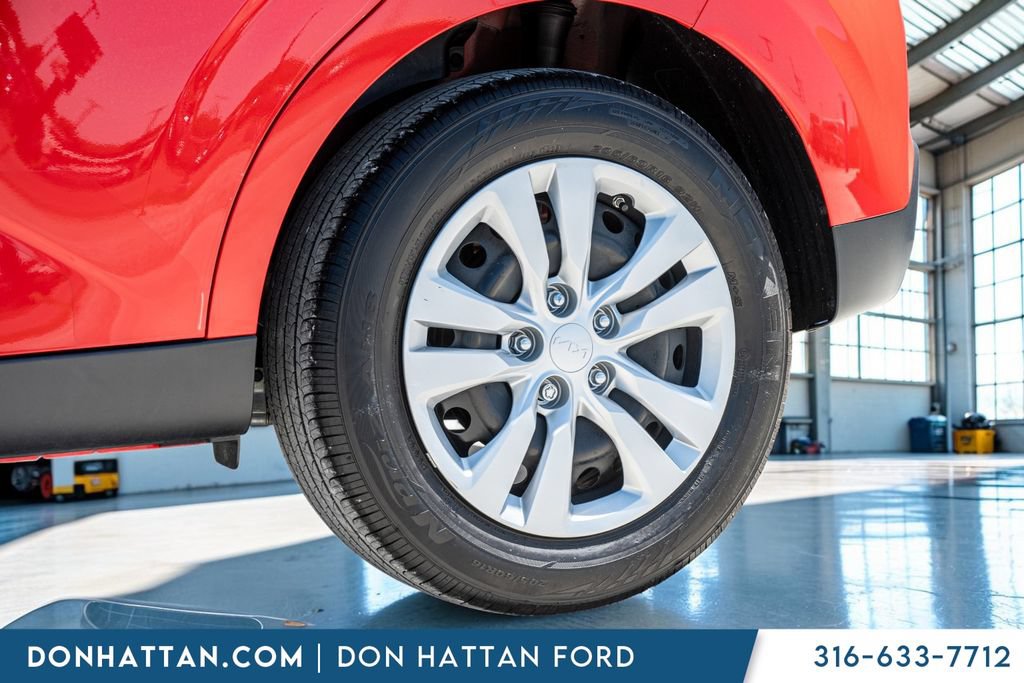 Used 2025 Kia Soul LX FWD image 38