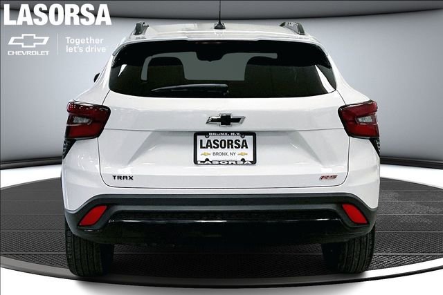 Certified 2025 Chevrolet Trax RS w/ Sunroof Package FWD image 4