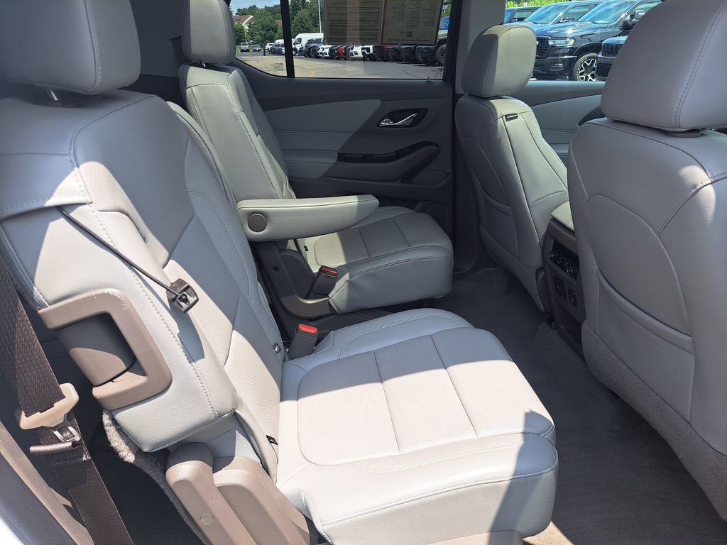 Used 2019 Chevrolet Traverse Premier w/ Driver Confidence II Package FWD image 37