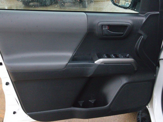 Used 2023 Toyota Tacoma SR5 AWD/4WD image 13