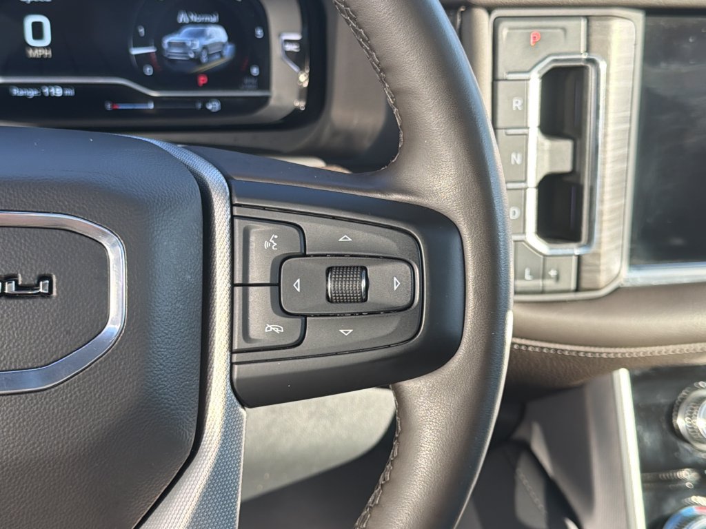 Used 2023 GMC Yukon Denali RWD image 26