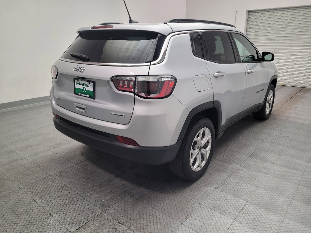 Used 2025 Jeep Compass Latitude AWD/4WD image 9