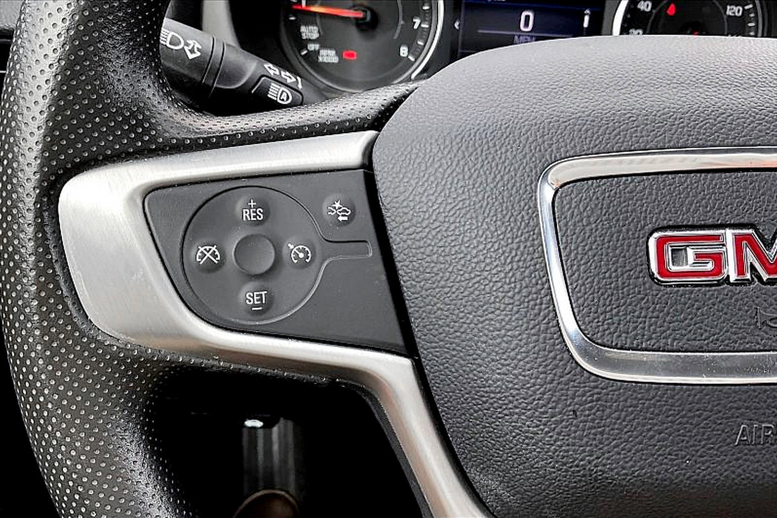 Used 2025 GMC Terrain Elevation image 17