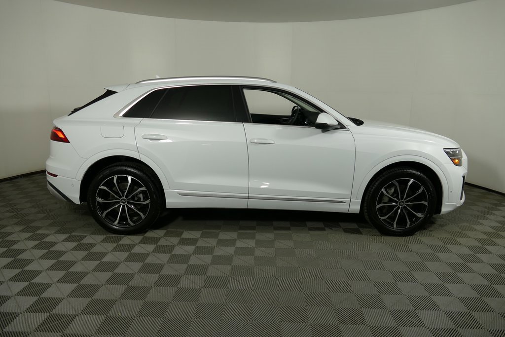 Used 2024 Audi Q8 Premium image 2