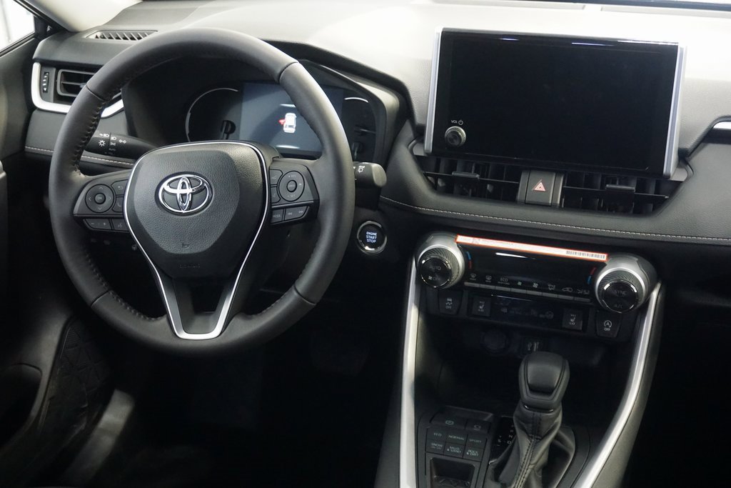 New 2025 Toyota RAV4 XLE image 31