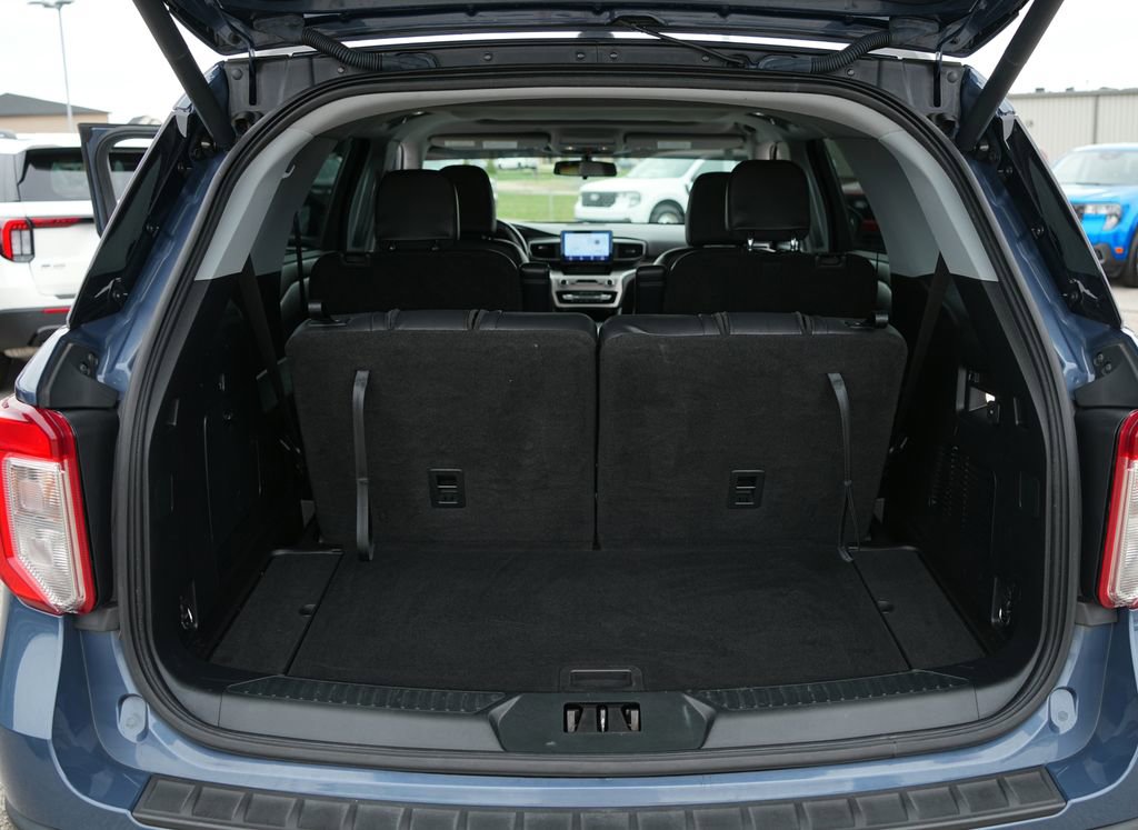 Used 2021 Ford Explorer XLT w/ Equipment Group 202A image 27