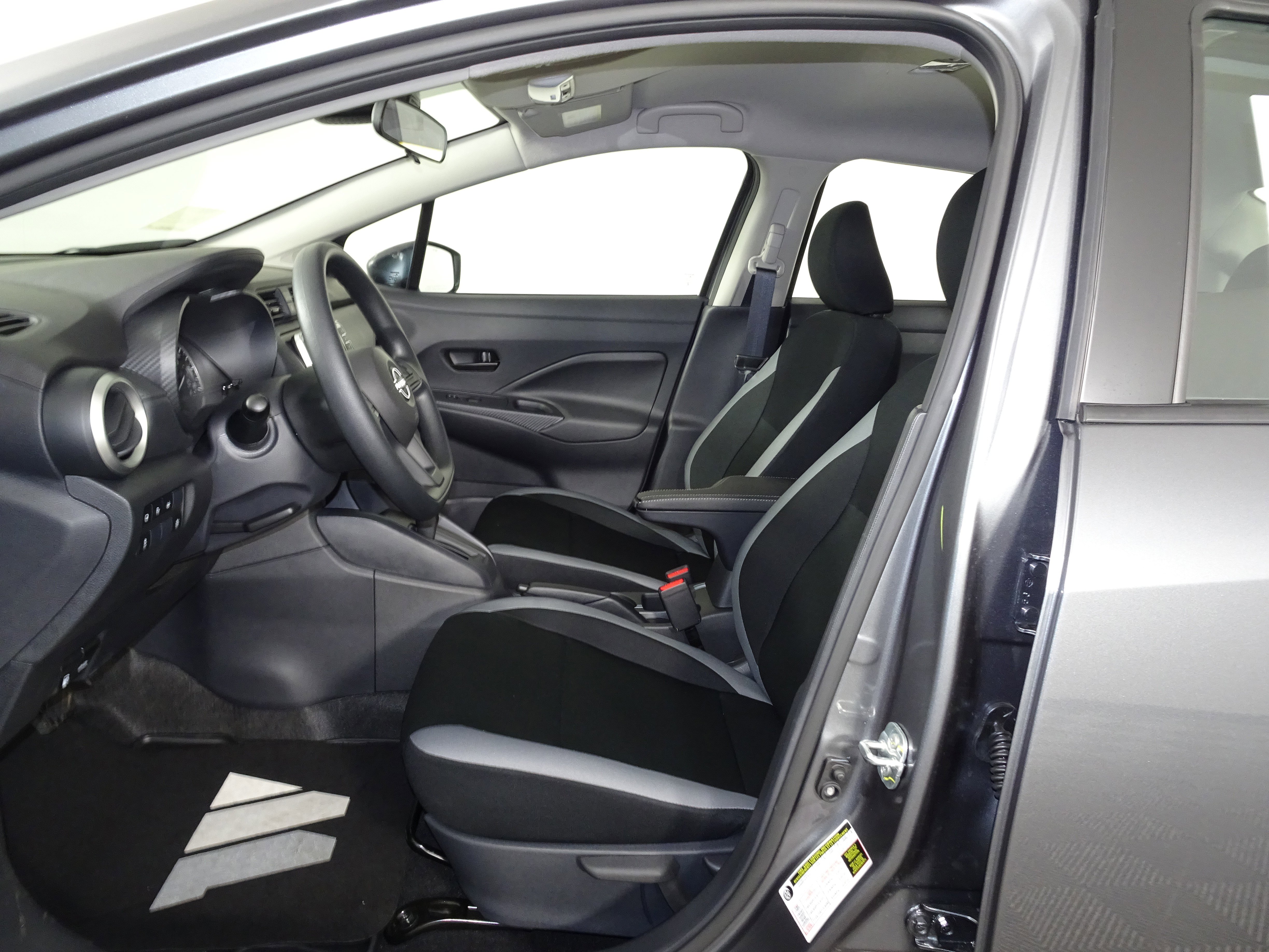 New 2025 Nissan Versa S w/ Trunk Package image 4