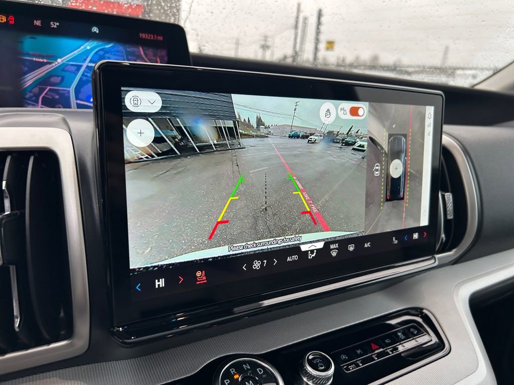 Used 2025 Ford Expedition Active image 19