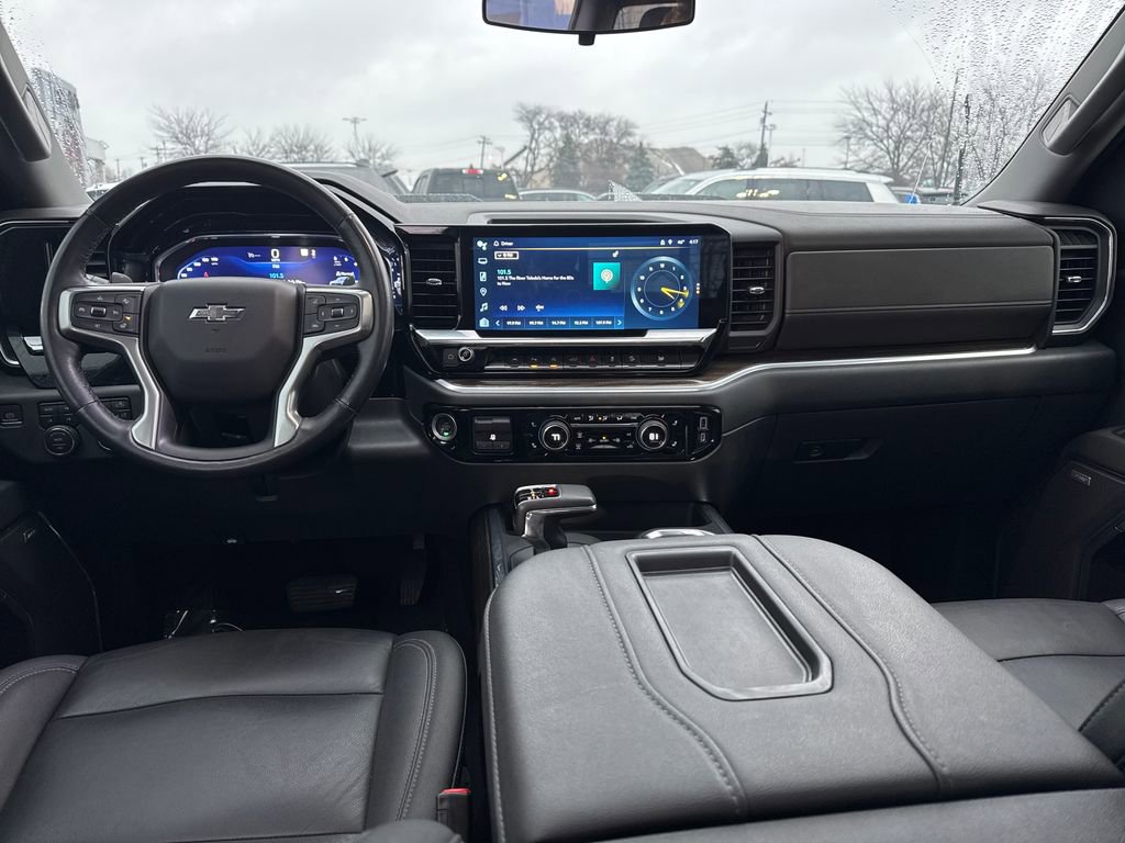 Used 2022 Chevrolet Silverado 1500 LT Trail Boss w/ LT Trail Boss Premium Package image 16