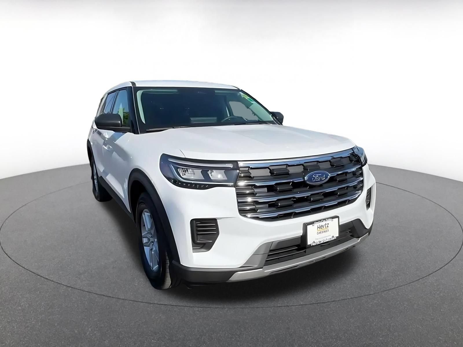 Used 2026 Ford Explorer Active AWD/4WD image 2