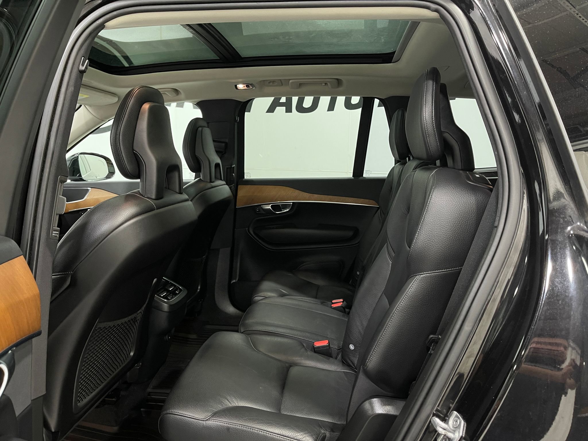 Used 2021 Volvo XC90 T6 Momentum w/ Advanced Package AWD/4WD image 30