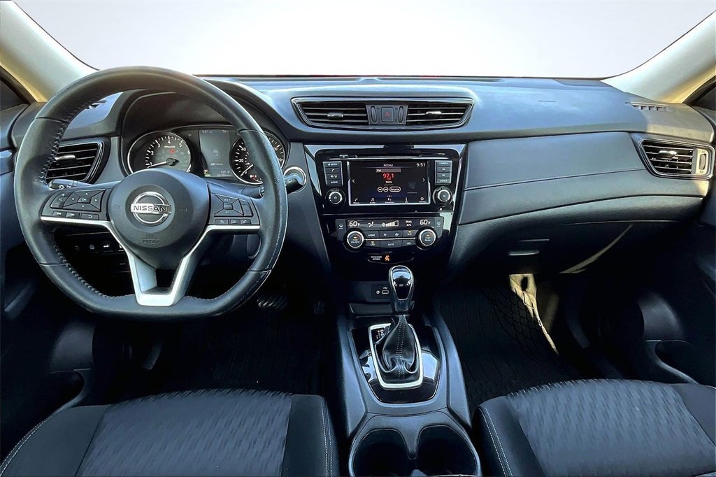 Used 2019 Nissan Rogue SV image 16