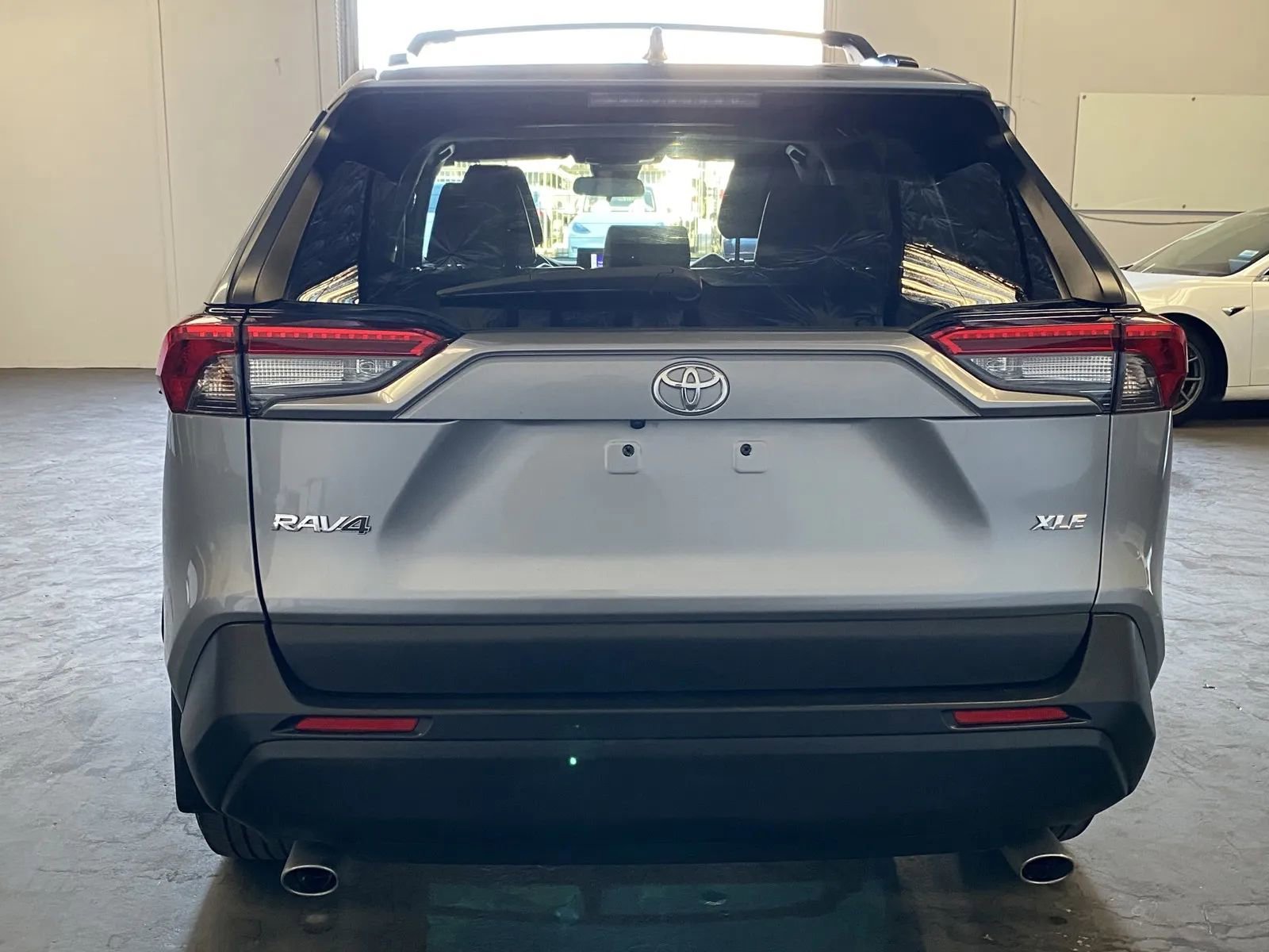Used 2023 Toyota RAV4 XLE Premium image 3