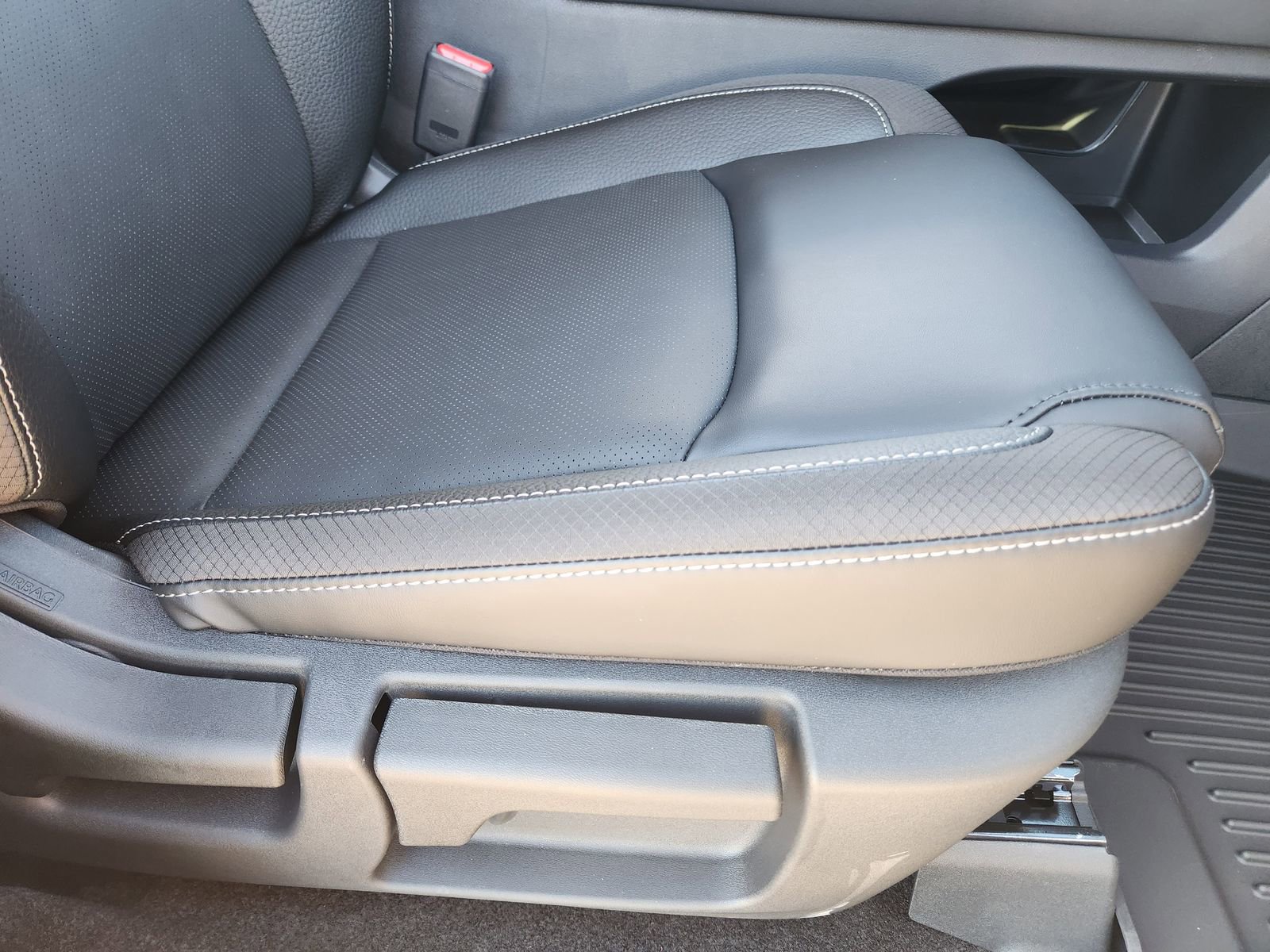 New 2026 Nissan Pathfinder SL image 22