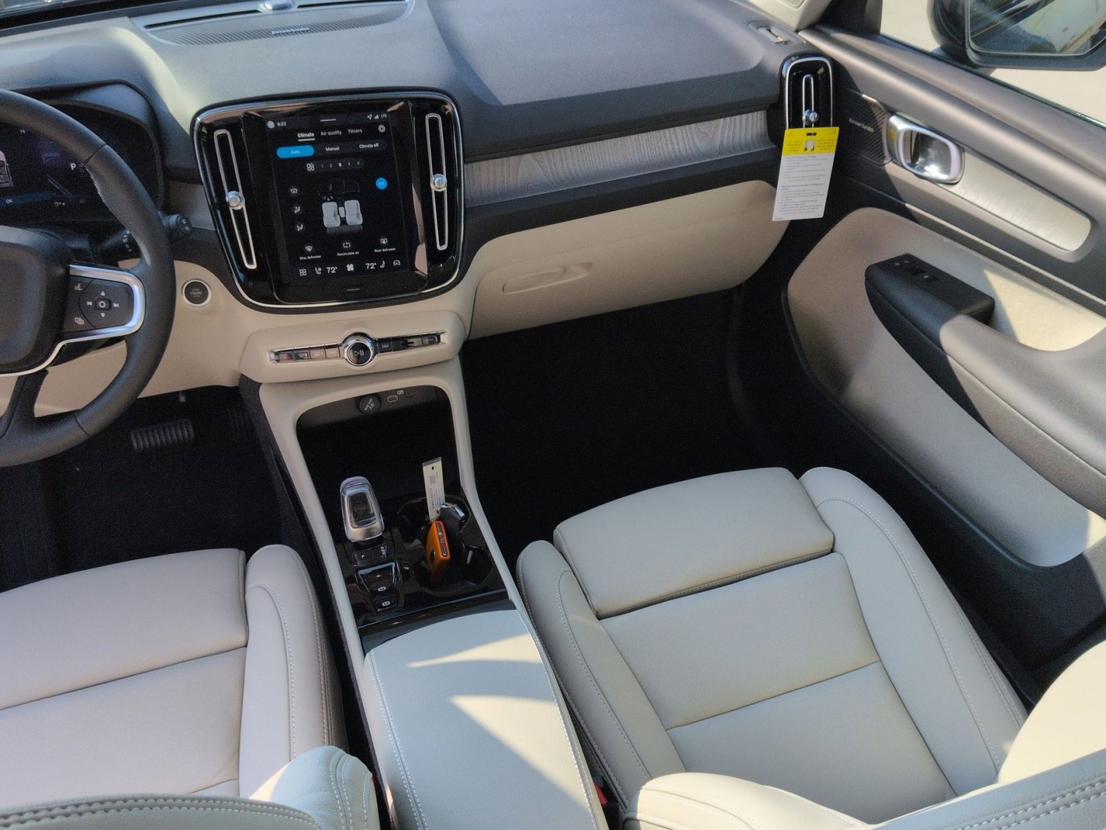 New 2026 Volvo XC40 B5 Ultra w/ Protection Package Premier image 23