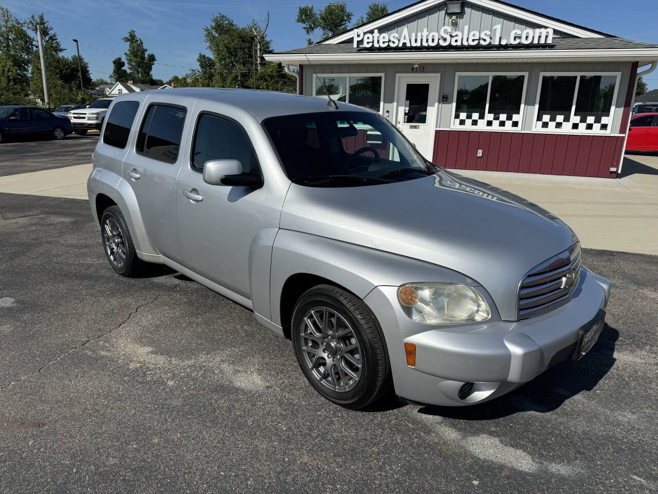 Used 2010 Chevrolet HHR LT FWD image 2