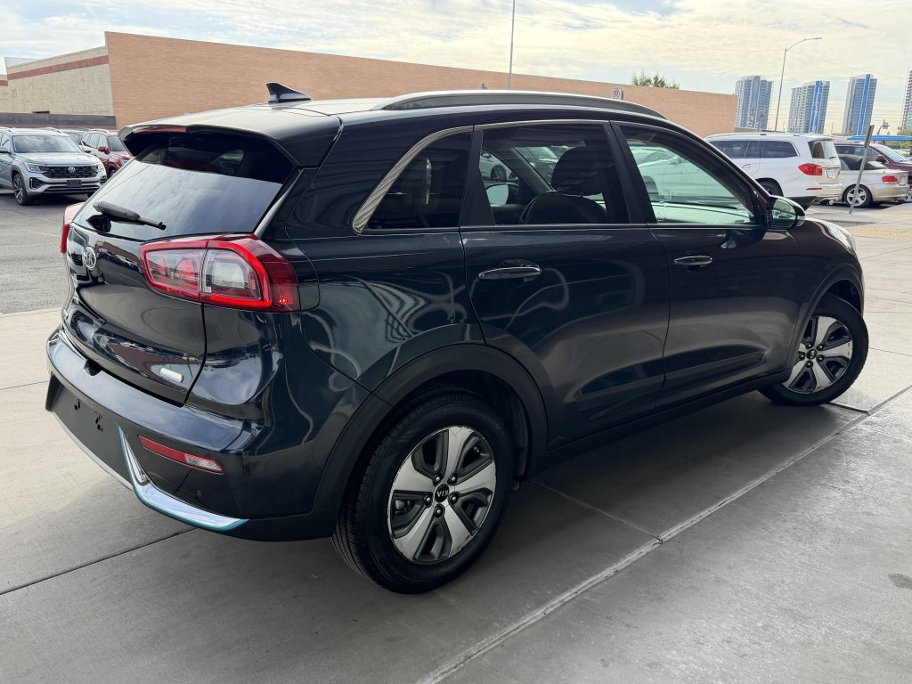 Used 2019 Kia Niro EX Premium w/ Sunroof Package FWD image 4
