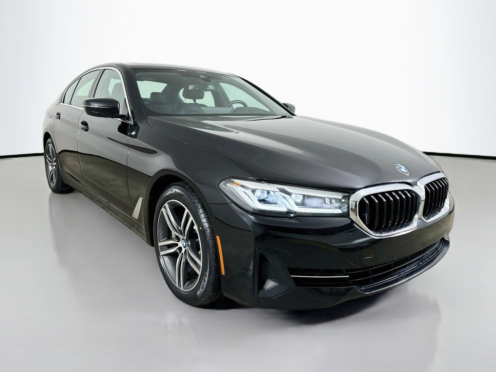 Used 2023 BMW 530i xDrive w/ Premium Package AWD/4WD image 3