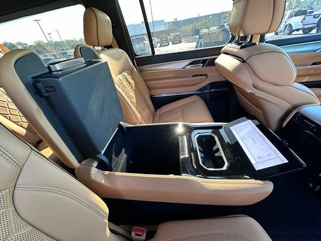 Used 2023 Jeep Grand Wagoneer L Series III AWD/4WD image 33
