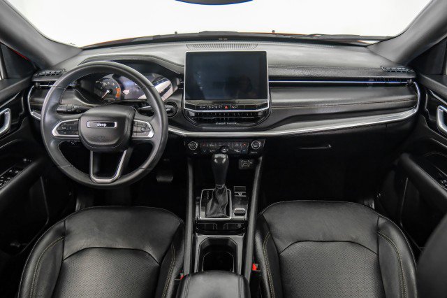 Used 2023 Jeep Compass Limited image 12