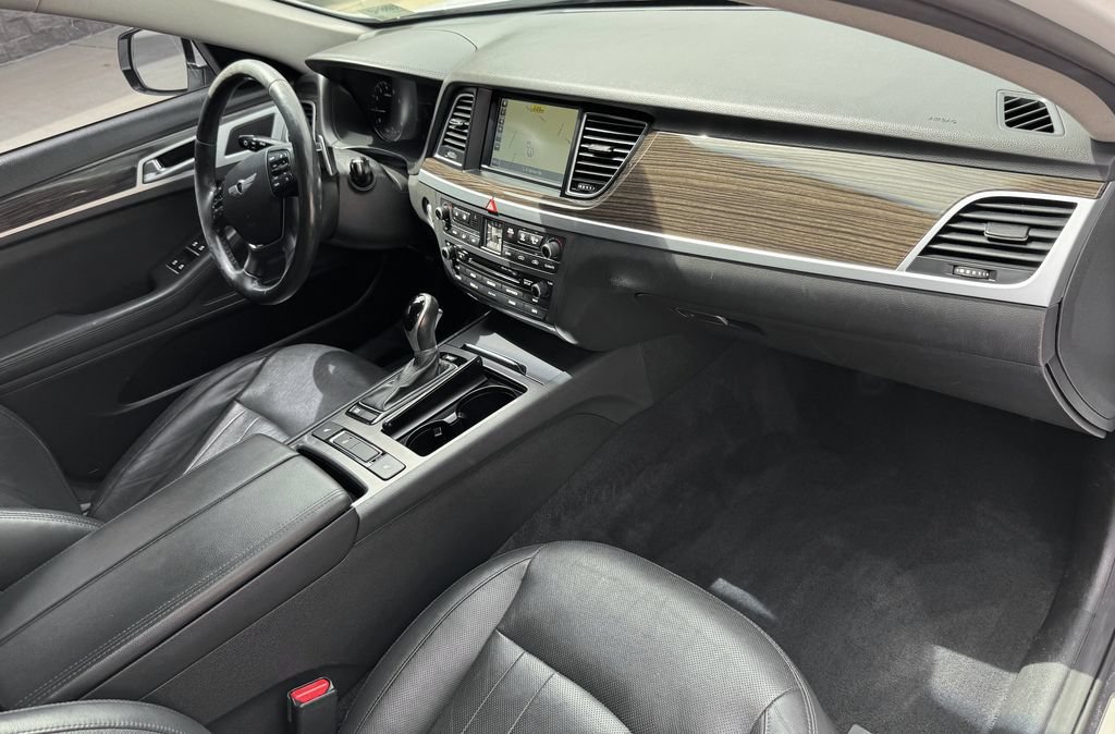 Used 2015 Hyundai Genesis 3.8 AWD/4WD image 29