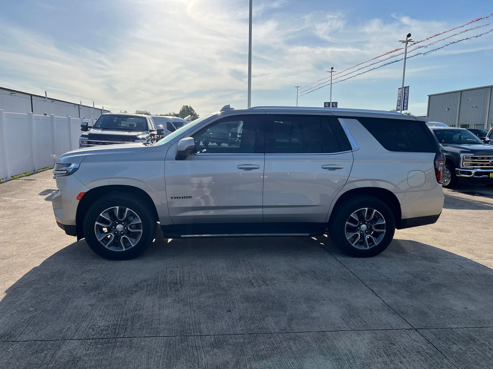 Used 2022 Chevrolet Tahoe LT w/ Luxury Package RWD image 6