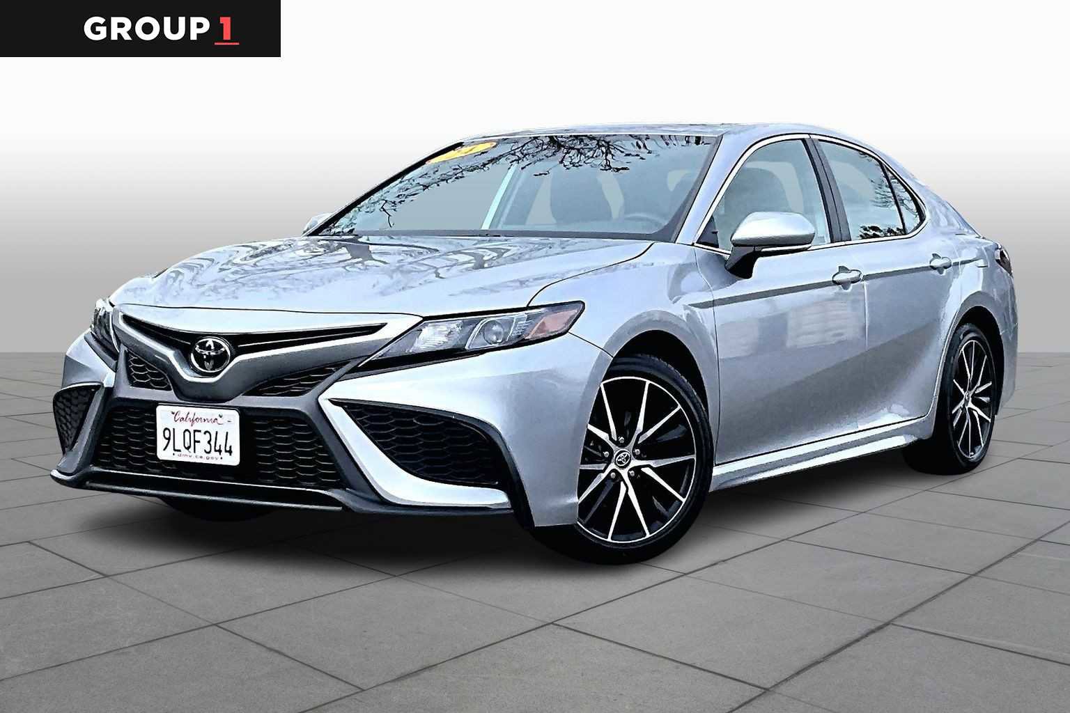 Certified 2024 Toyota Camry SE image 1