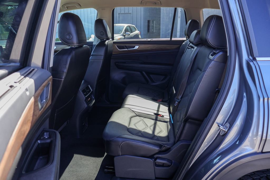 Used 2024 Volkswagen Atlas SE FWD image 9
