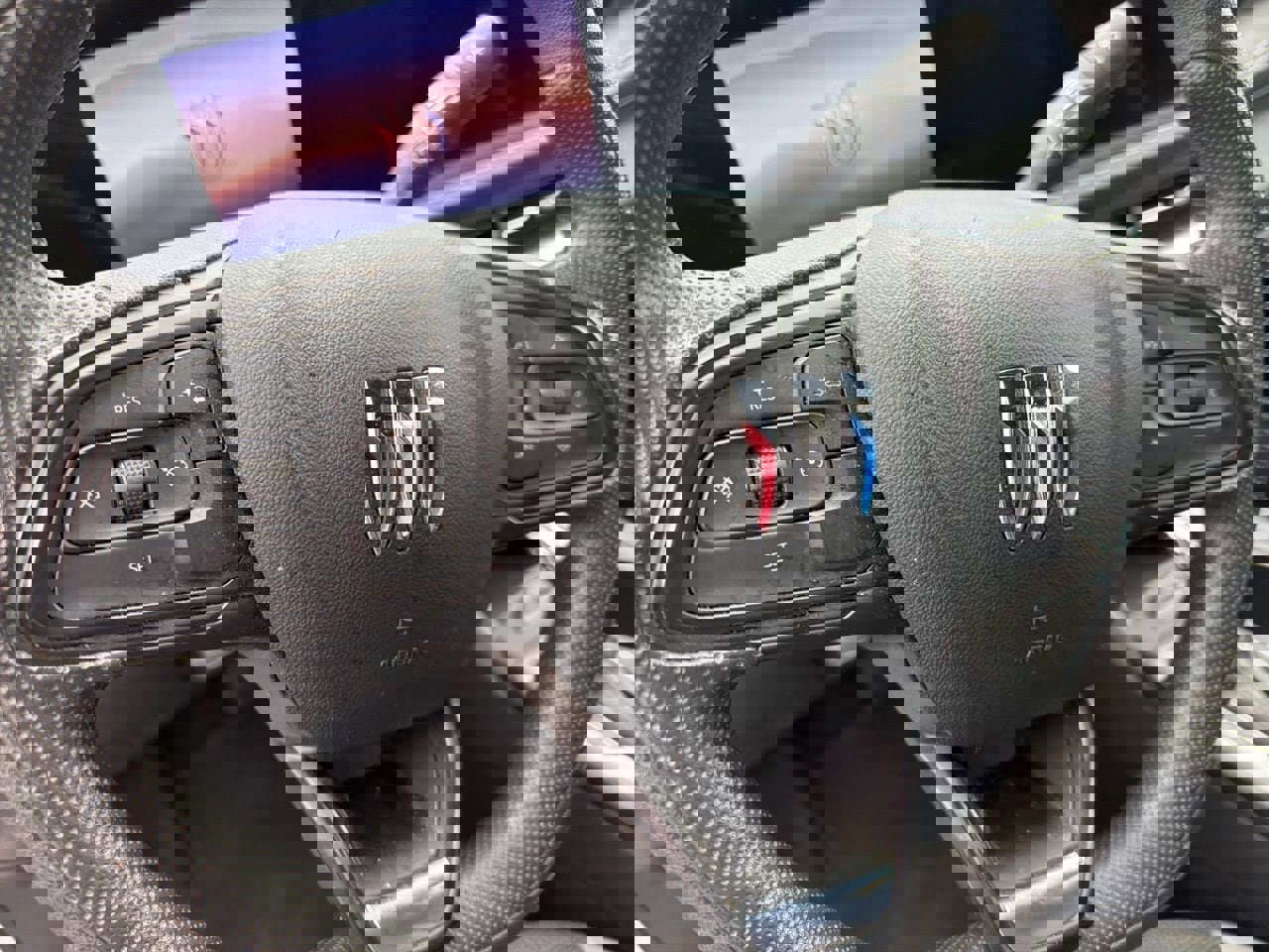 Used 2024 Buick Envista Preferred image 18