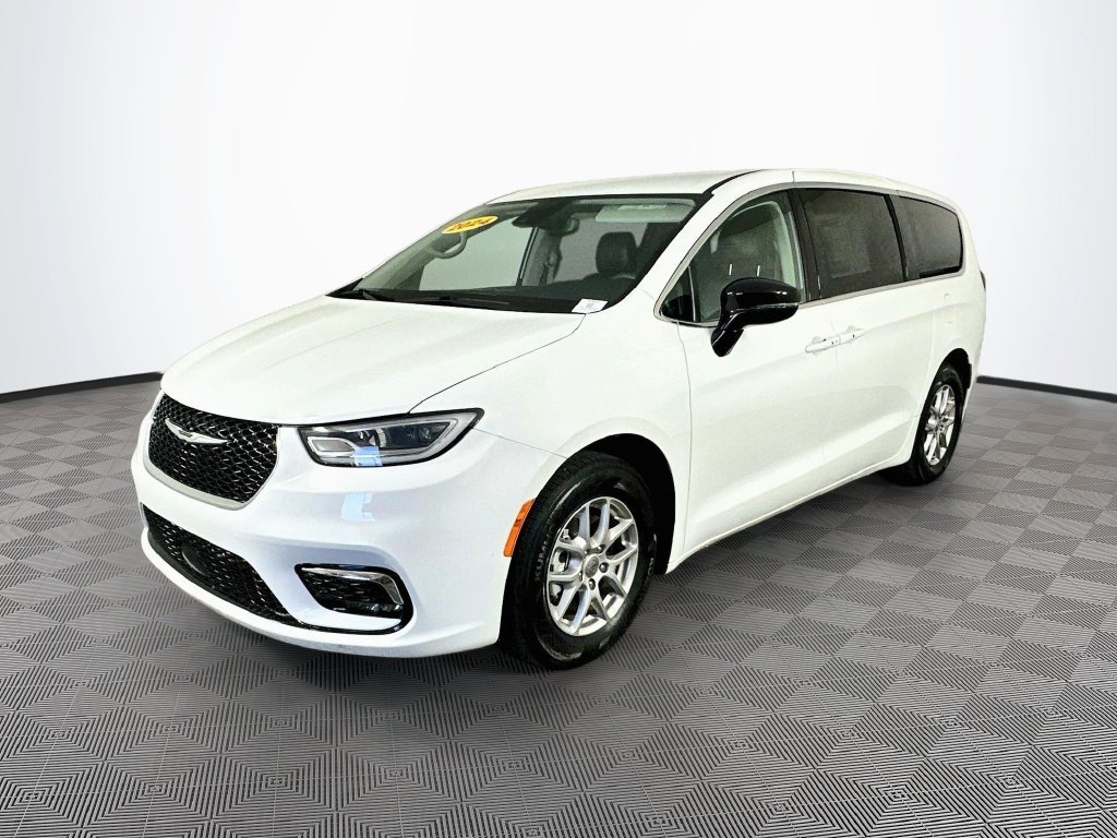 Certified 2024 Chrysler Pacifica Touring-L FWD image 5